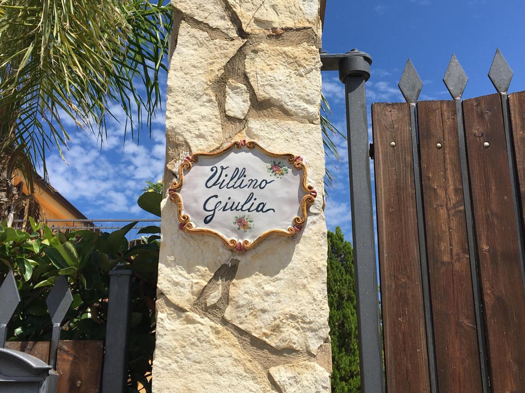 Villino Giulia Villa อัลตาวิลลา มิลิเชีย ภายนอก รูปภาพ
