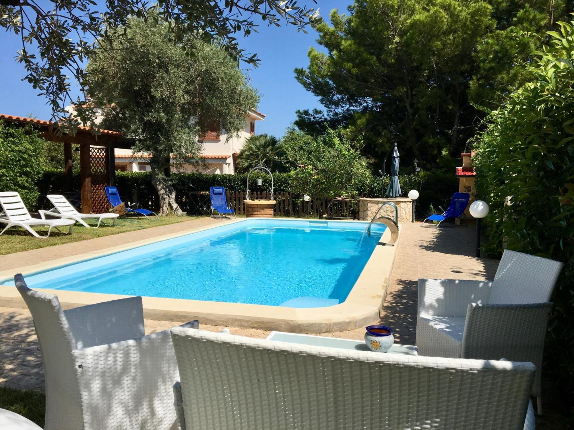 Villino Giulia Villa อัลตาวิลลา มิลิเชีย ภายนอก รูปภาพ