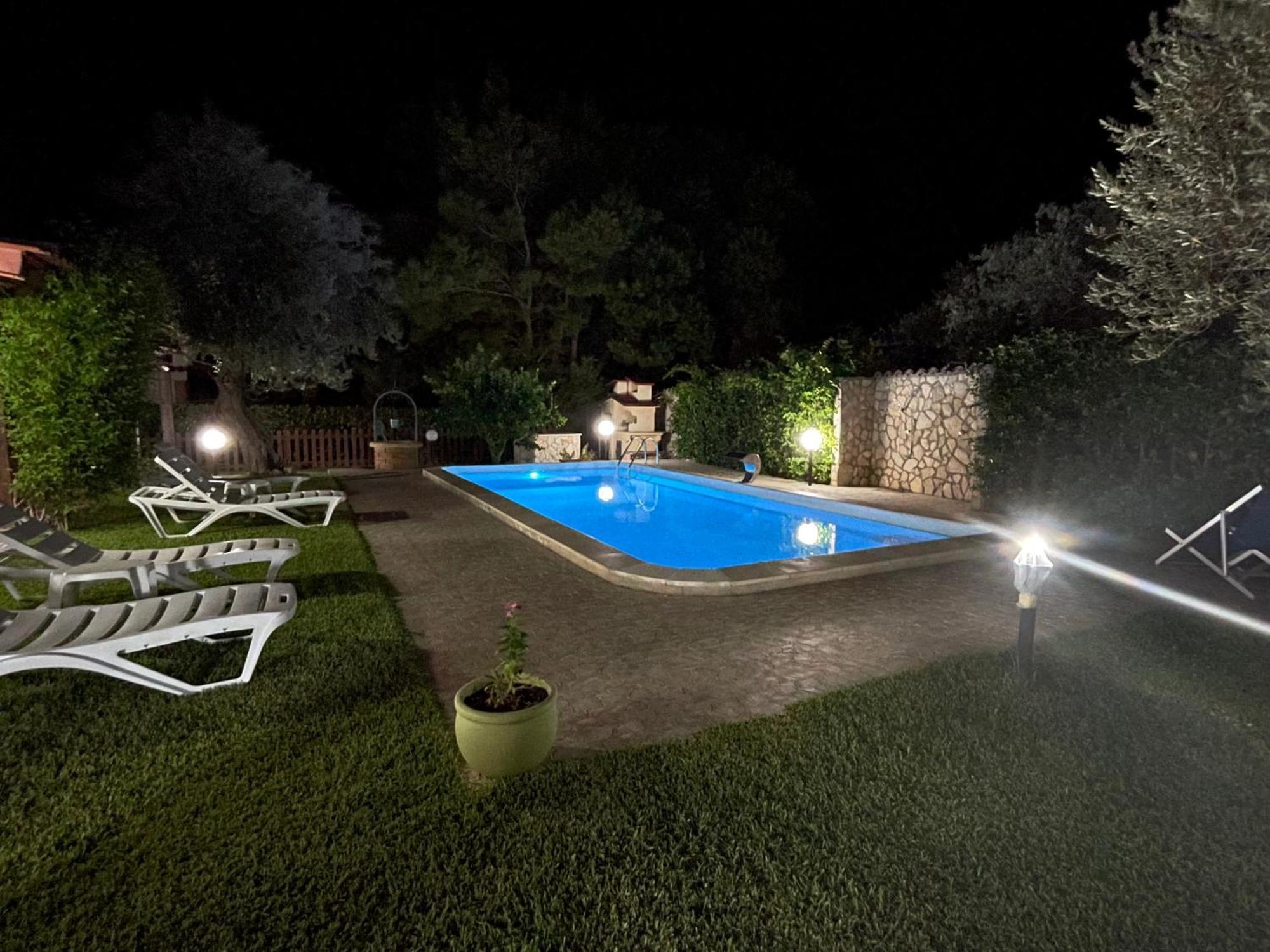 Villino Giulia Villa อัลตาวิลลา มิลิเชีย ภายนอก รูปภาพ
